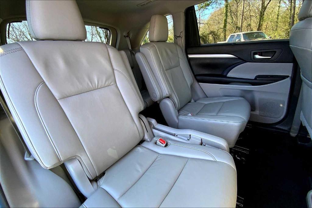 used 2019 Toyota Highlander car, priced at $24,990