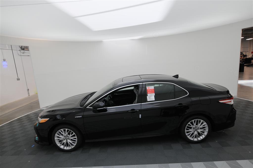 used 2020 Toyota Camry Hybrid car, priced at $23,990