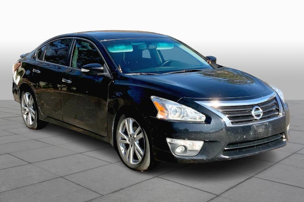 used 2013 Nissan Altima car, priced at $7,999