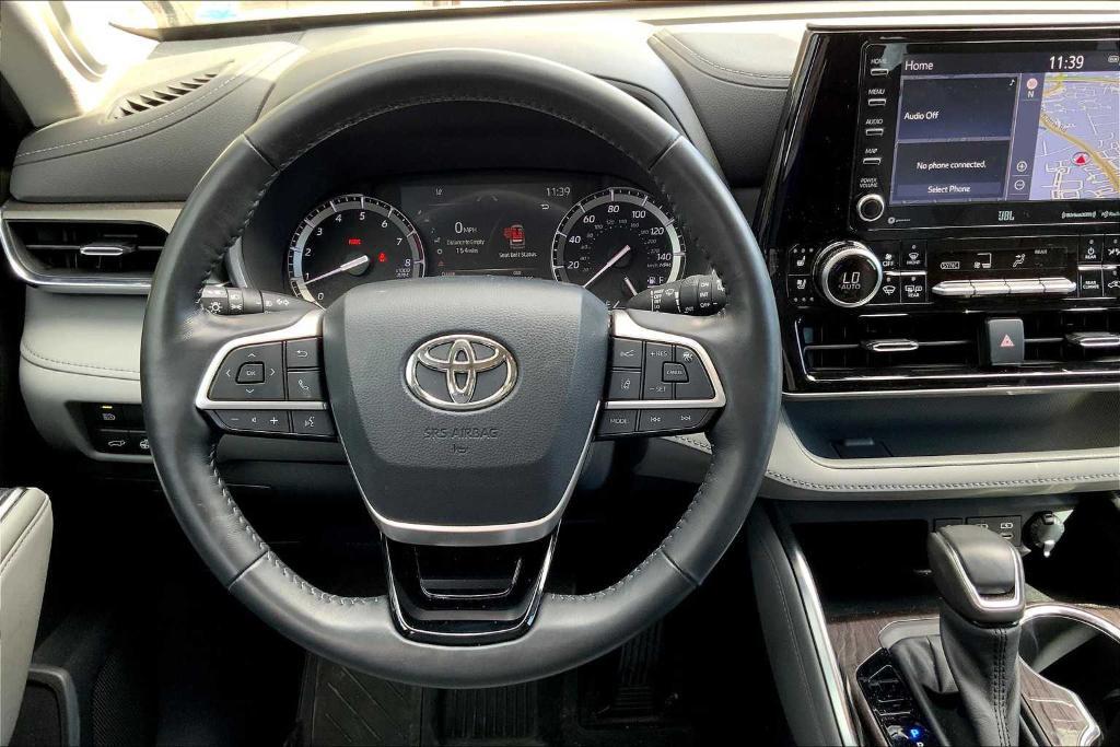 used 2022 Toyota Highlander car, priced at $38,990