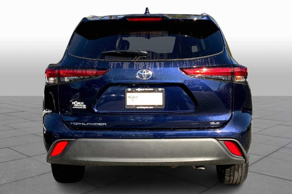 used 2023 Toyota Highlander car, priced at $37,566