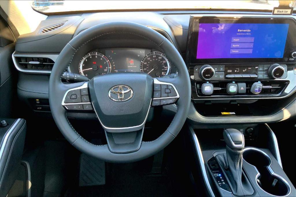 used 2023 Toyota Highlander car, priced at $37,566