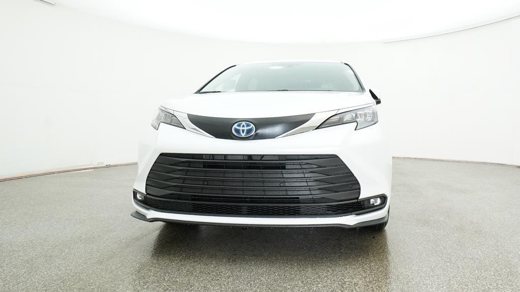 new 2025 Toyota Sienna car, priced at $52,002