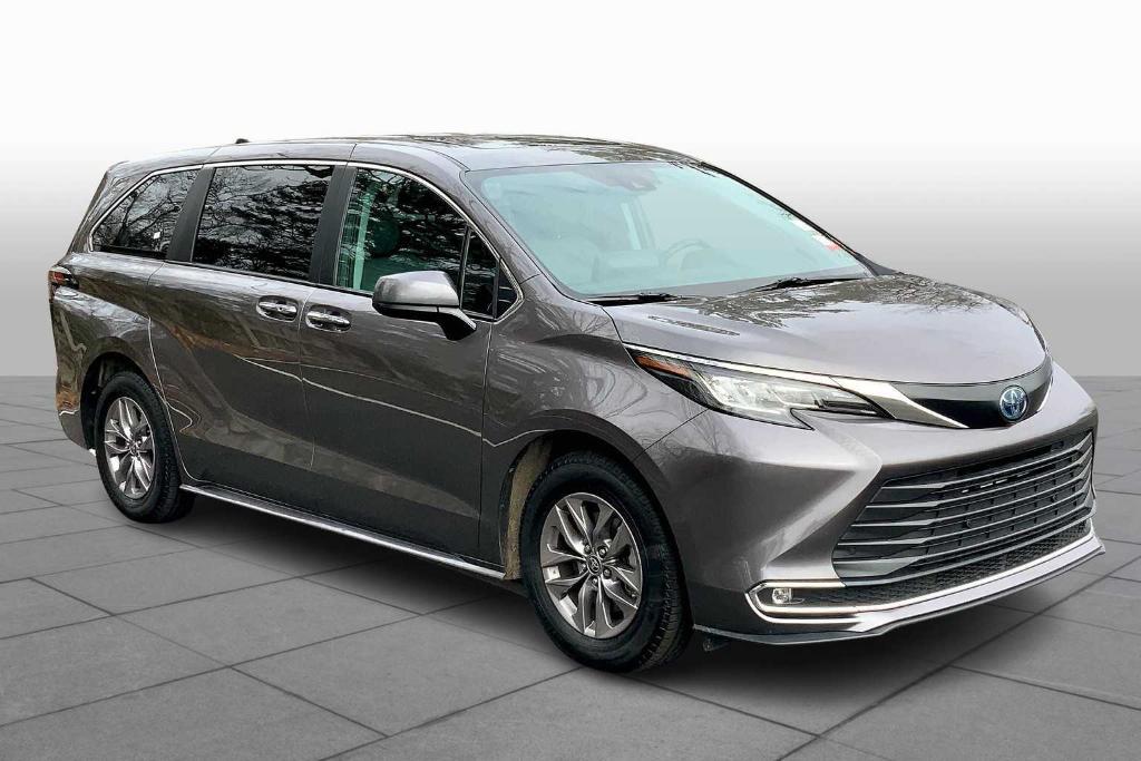 used 2023 Toyota Sienna car, priced at $38,998