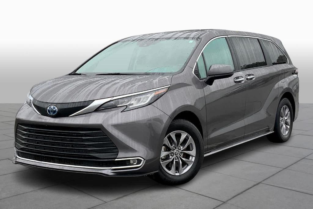 used 2023 Toyota Sienna car, priced at $38,998