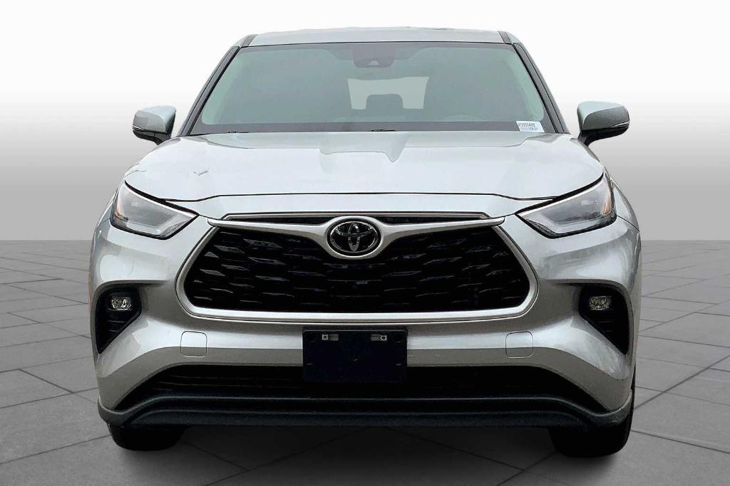 used 2024 Toyota Highlander car, priced at $38,872