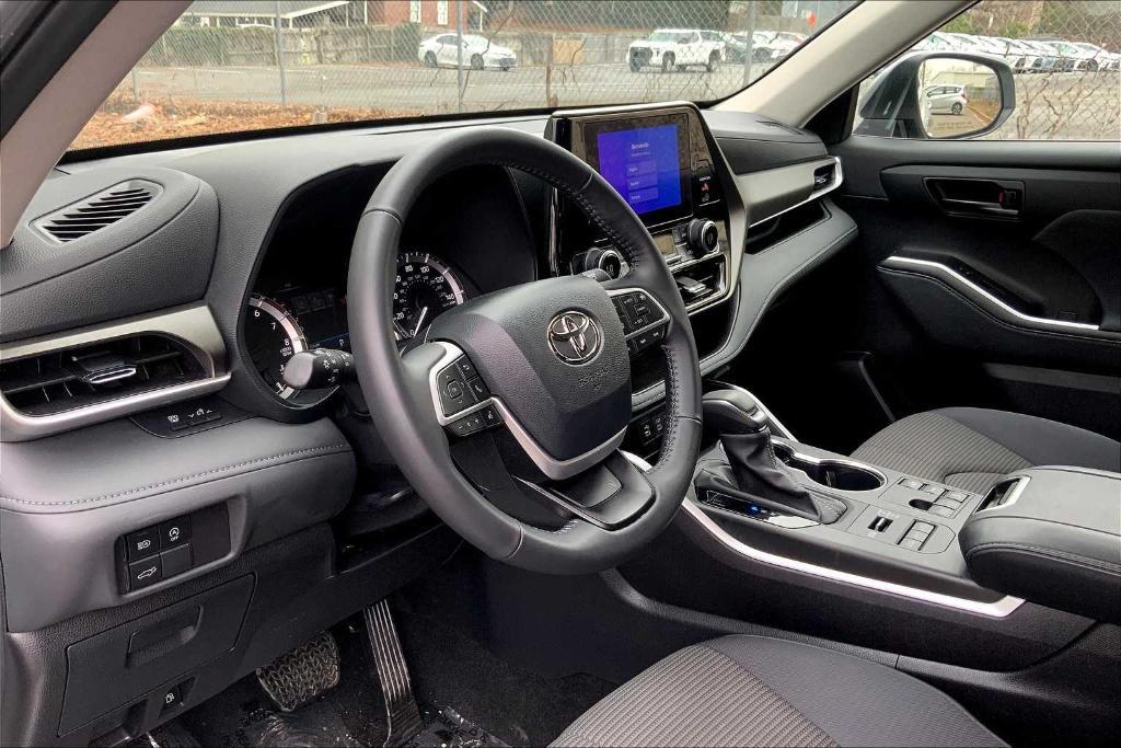 used 2024 Toyota Highlander car, priced at $38,872