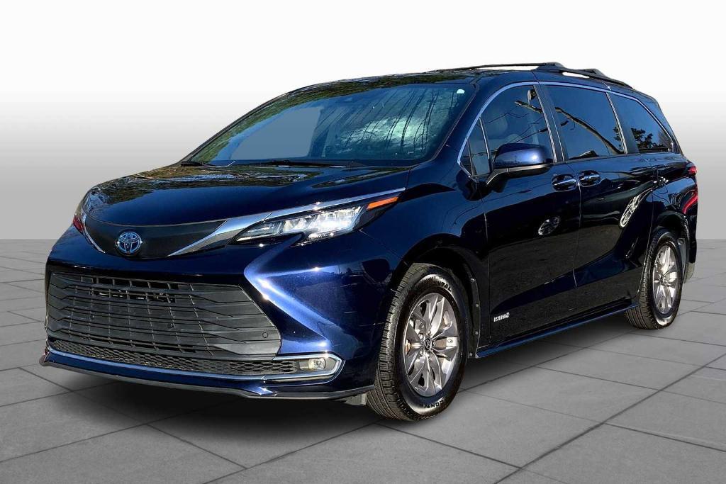 used 2021 Toyota Sienna car, priced at $37,900