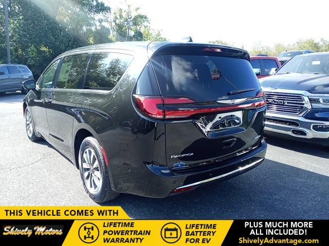 new 2023 Chrysler Pacifica Hybrid car, priced at $45,647