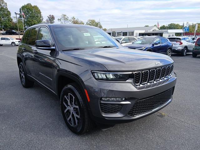 new 2025 Jeep Grand Cherokee car, priced at $42,746
