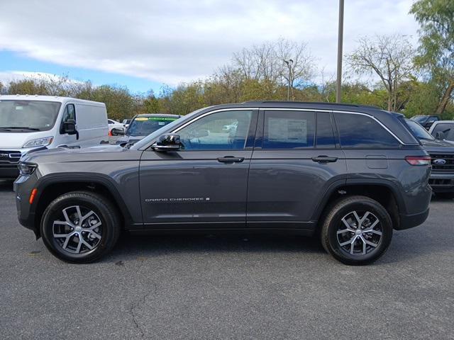 new 2025 Jeep Grand Cherokee car, priced at $42,746