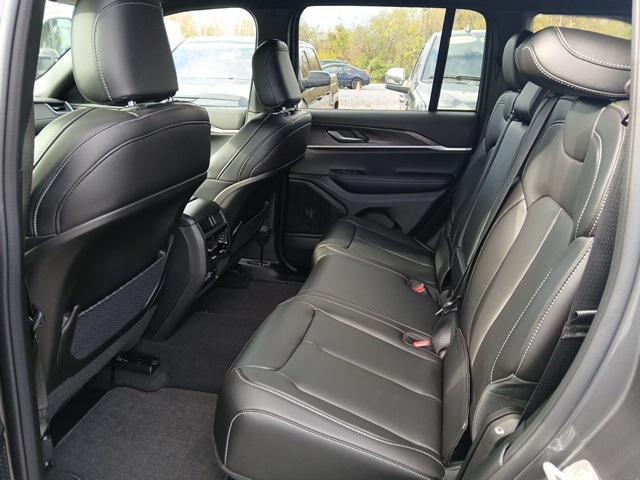 new 2025 Jeep Grand Cherokee car, priced at $42,746