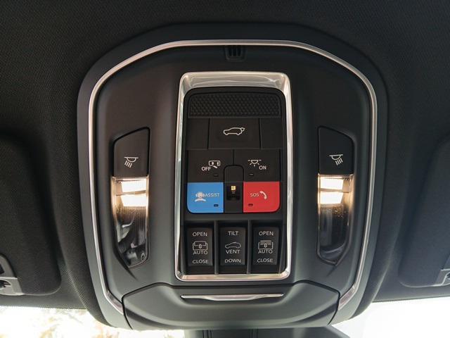 new 2025 Jeep Grand Cherokee car, priced at $48,230