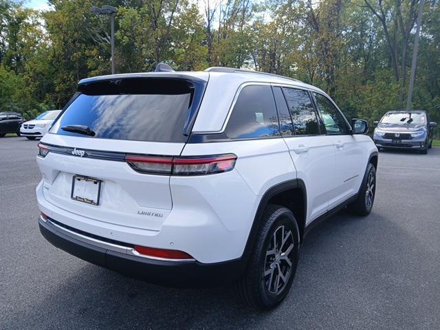 new 2025 Jeep Grand Cherokee car, priced at $48,230
