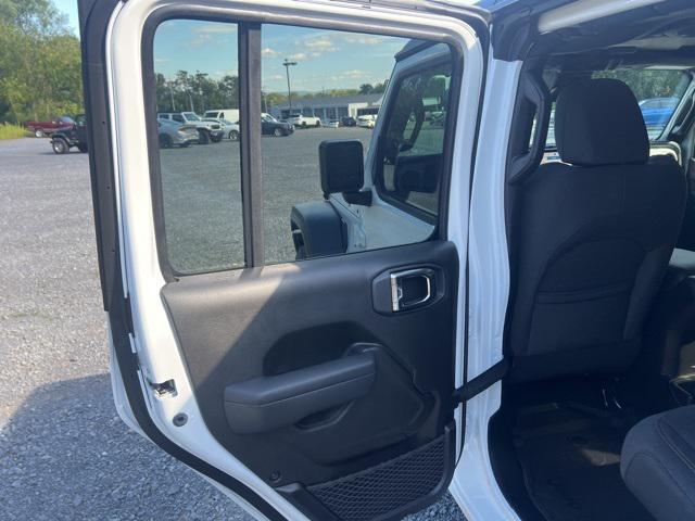 new 2025 Jeep Wrangler car, priced at $42,660