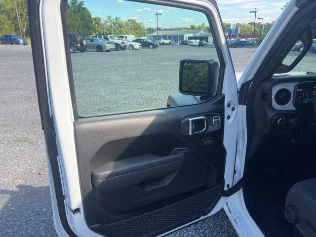 new 2025 Jeep Wrangler car, priced at $42,660
