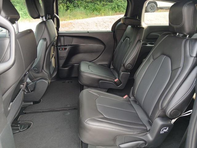 new 2025 Chrysler Pacifica car, priced at $43,470