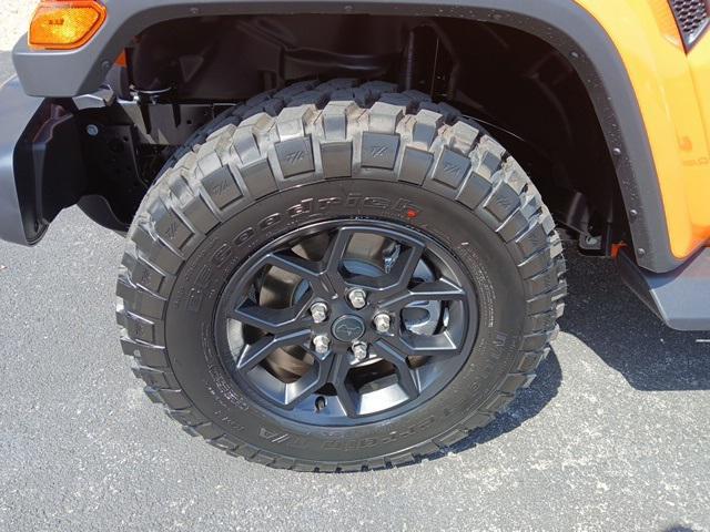 new 2025 Jeep Gladiator car, priced at $46,182