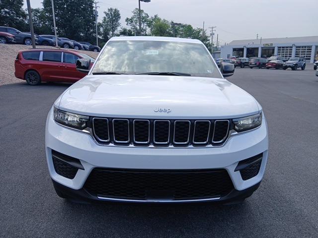 new 2025 Jeep Grand Cherokee car, priced at $40,825