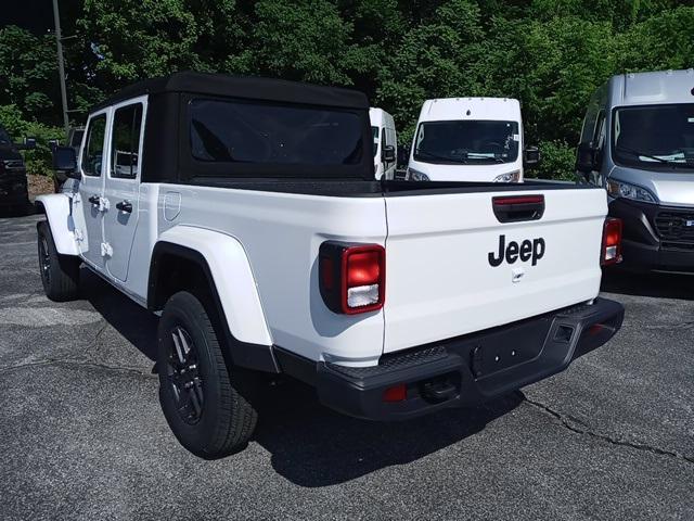 new 2024 Jeep Gladiator car, priced at $43,185