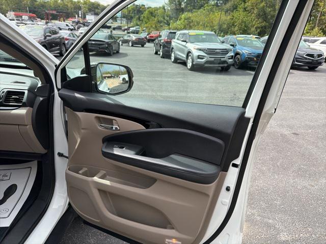 used 2022 Honda Pilot car, priced at $33,495