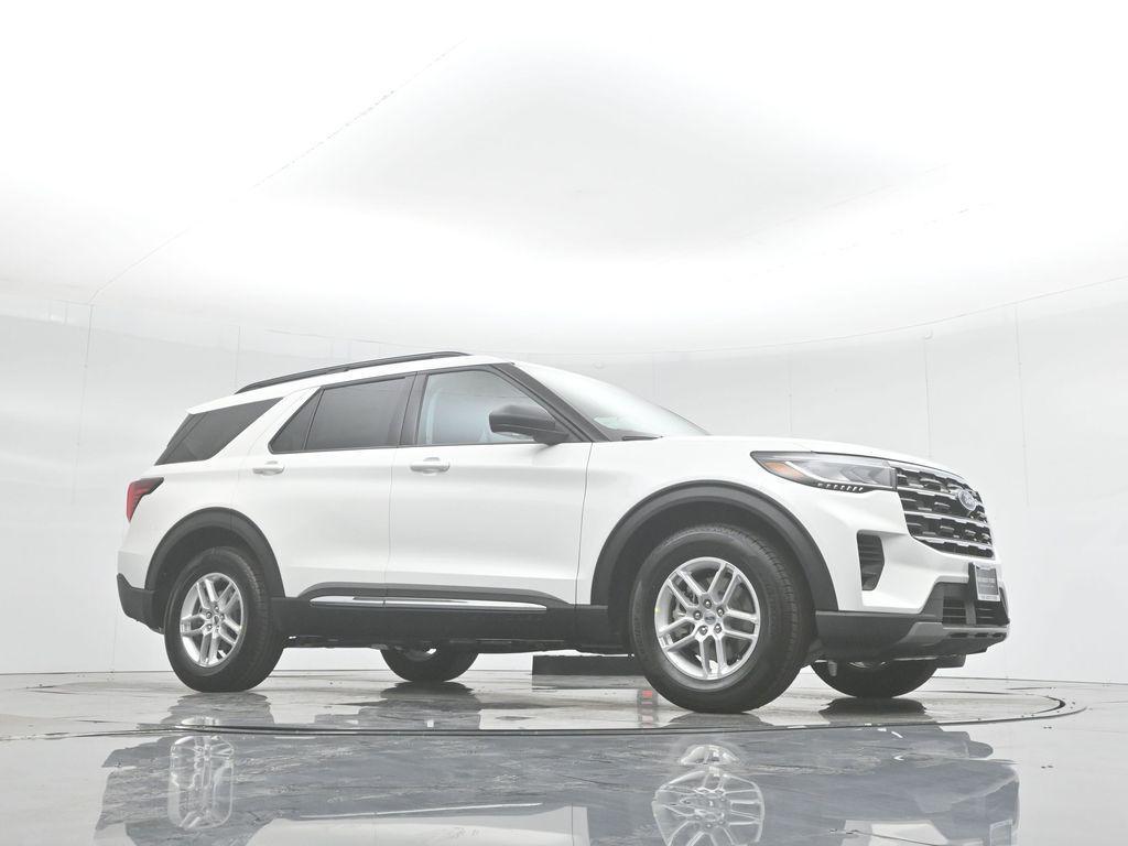 new 2025 Ford Explorer car, priced at $41,440