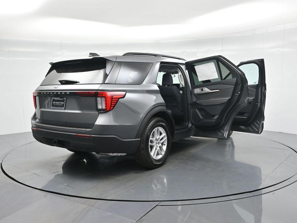 new 2025 Ford Explorer car, priced at $40,280