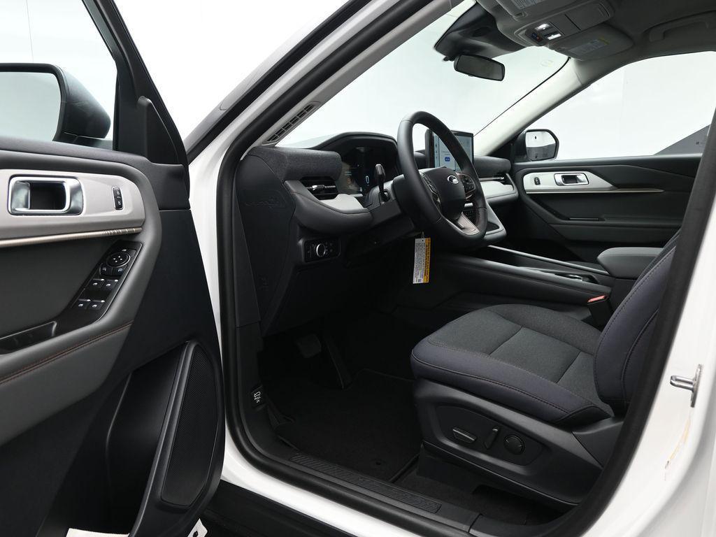 new 2025 Ford Explorer car, priced at $41,440
