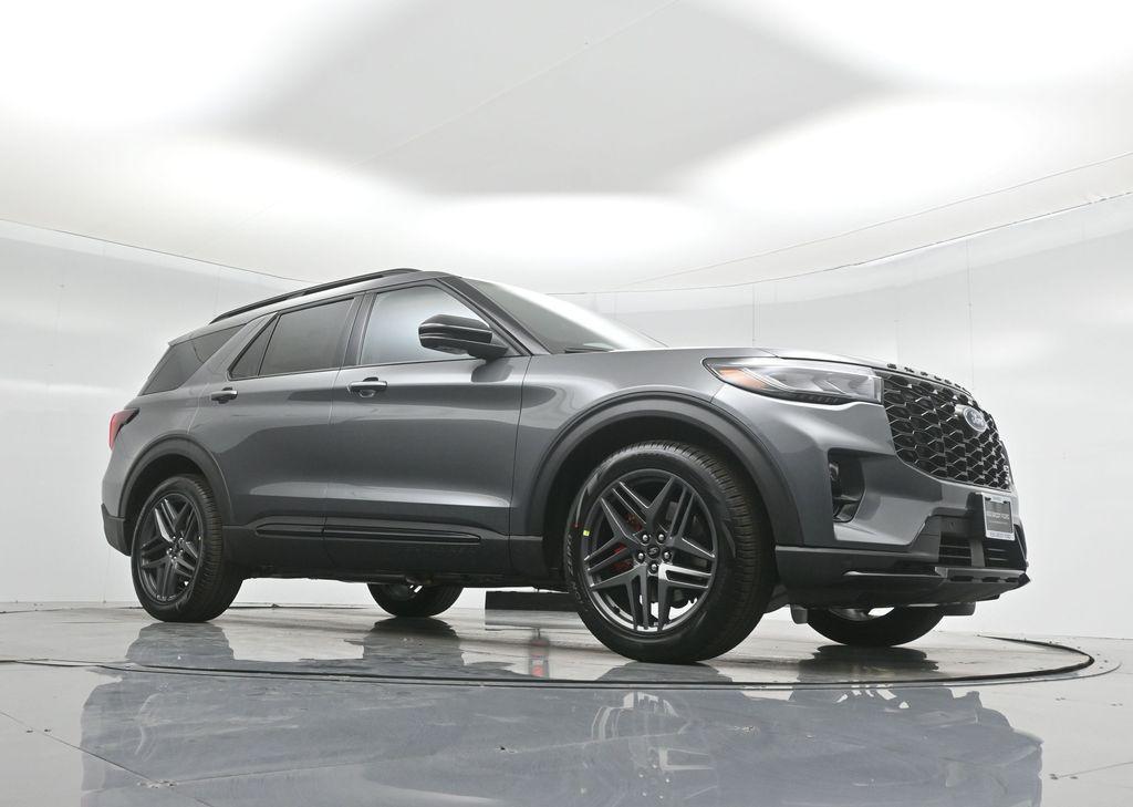 new 2025 Ford Explorer car, priced at $61,310