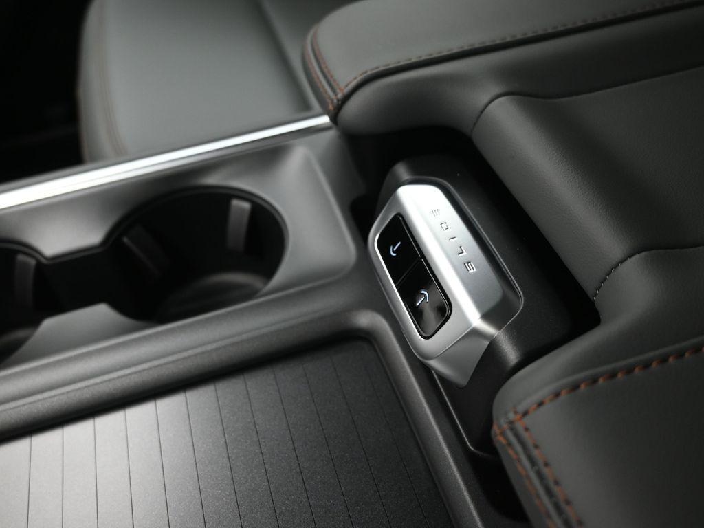 new 2025 Ford Expedition car, priced at $72,865