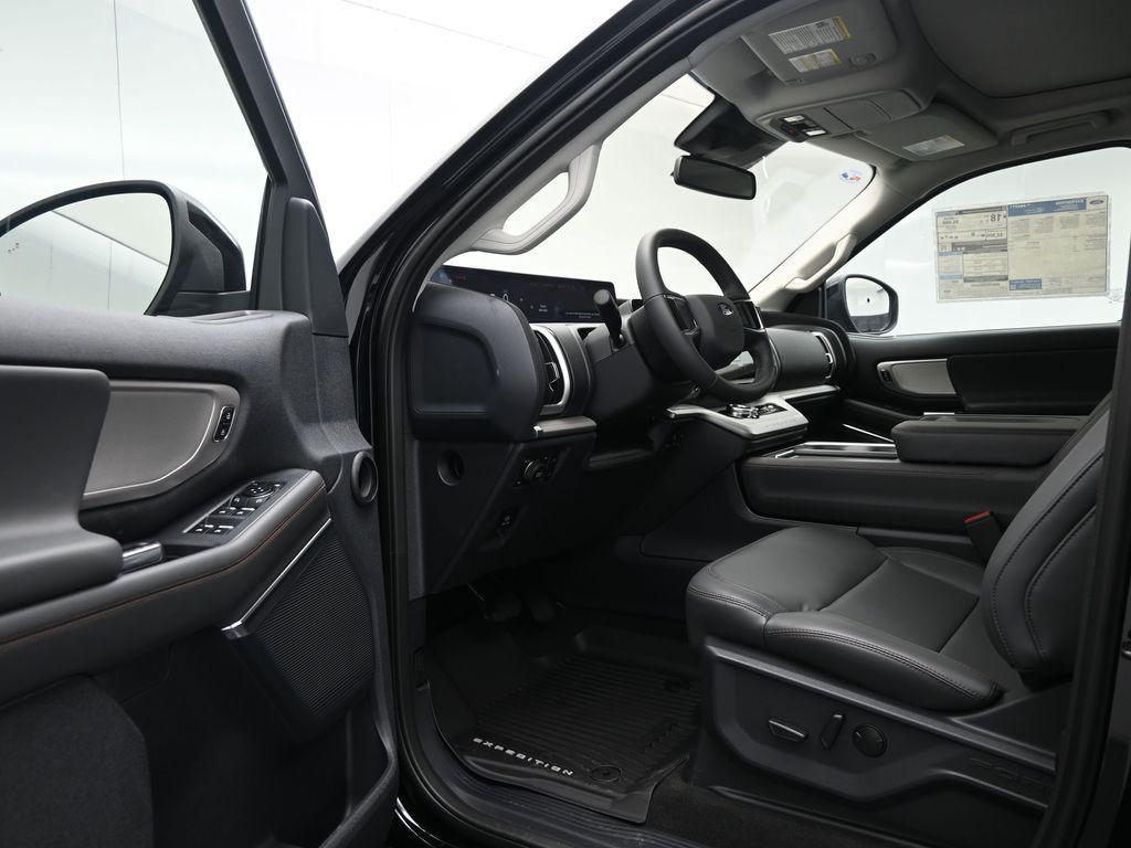 new 2025 Ford Expedition car, priced at $72,865
