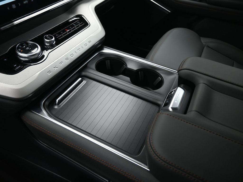 new 2025 Ford Expedition car, priced at $72,865