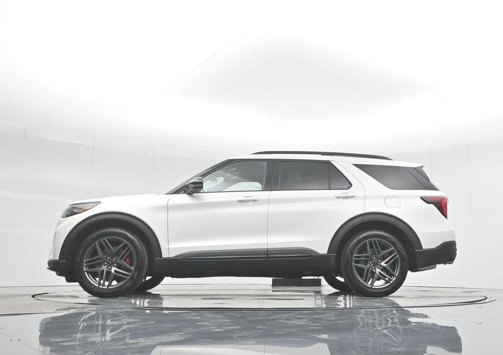 new 2025 Ford Explorer car, priced at $62,105