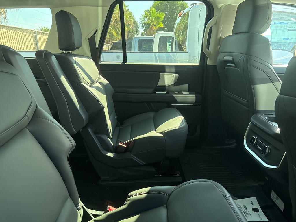 new 2025 Ford Expedition Max car, priced at $75,865