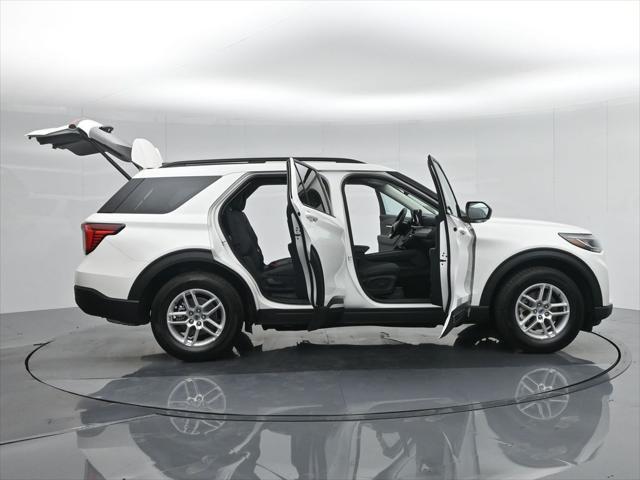 new 2025 Ford Explorer car, priced at $48,005