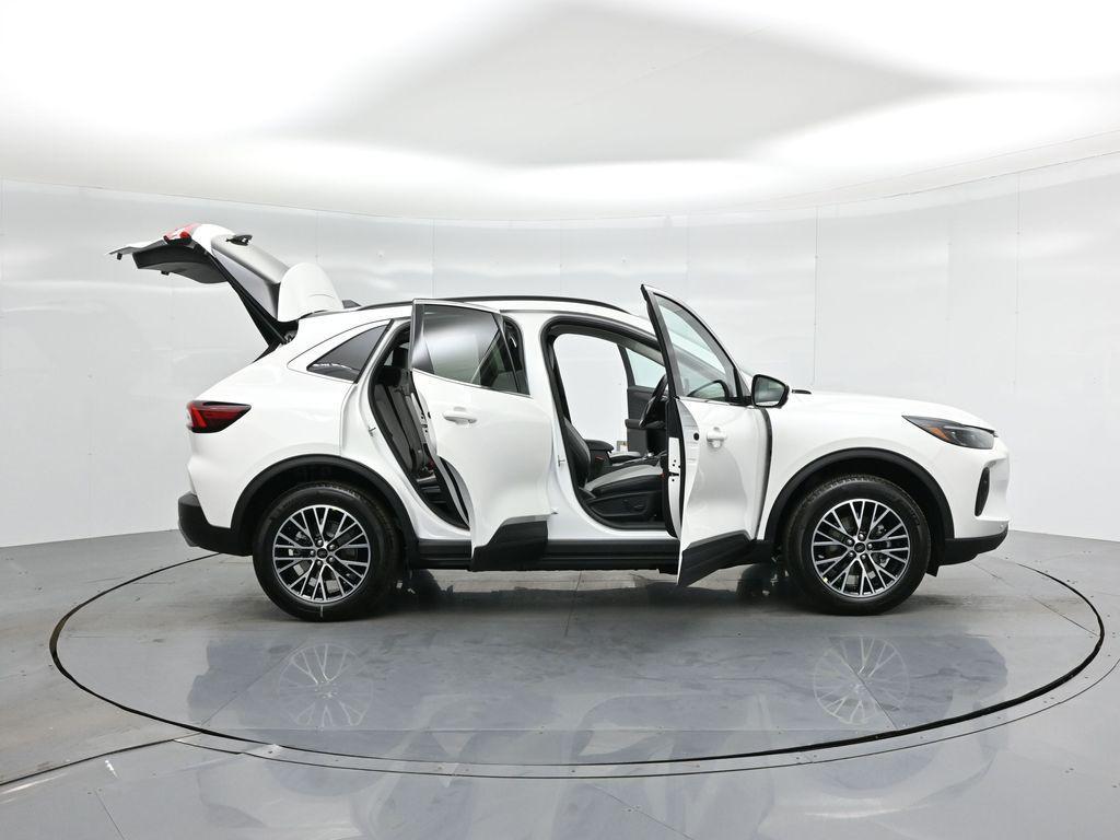 new 2025 Ford Escape PHEV car, priced at $38,555