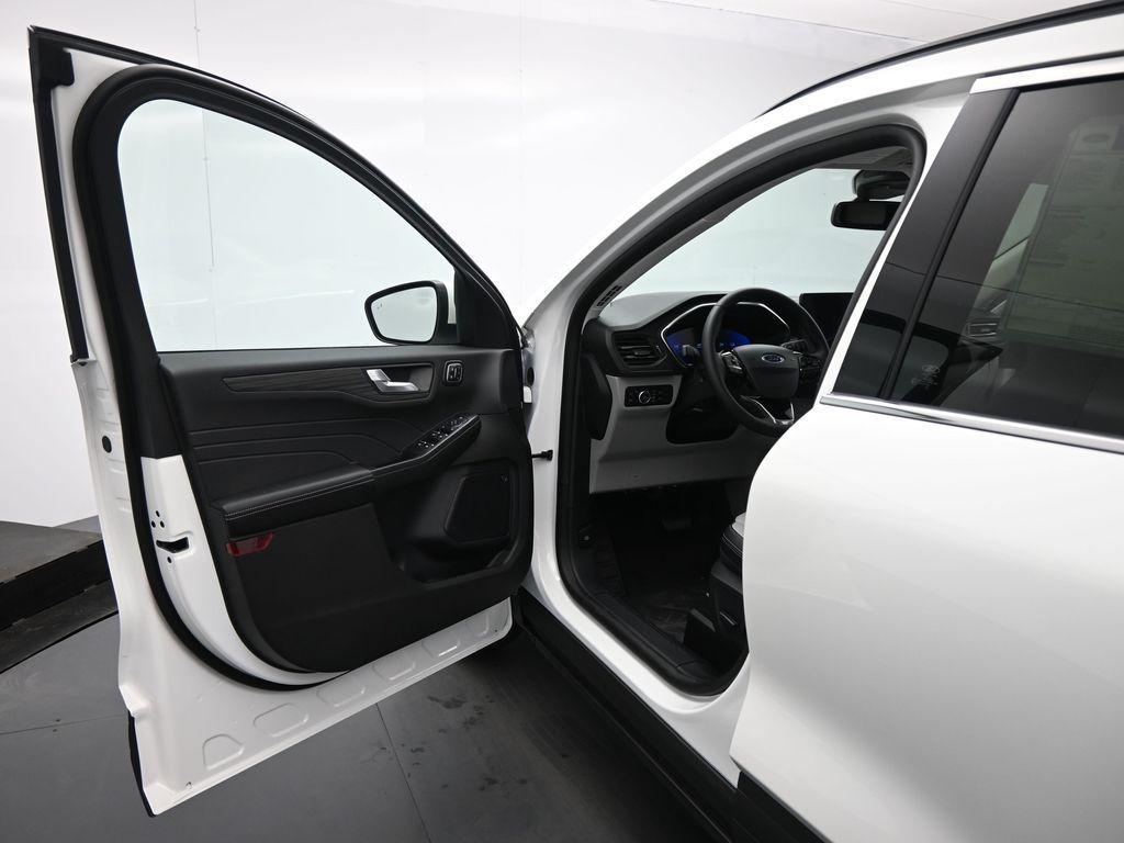 new 2025 Ford Escape PHEV car, priced at $38,555