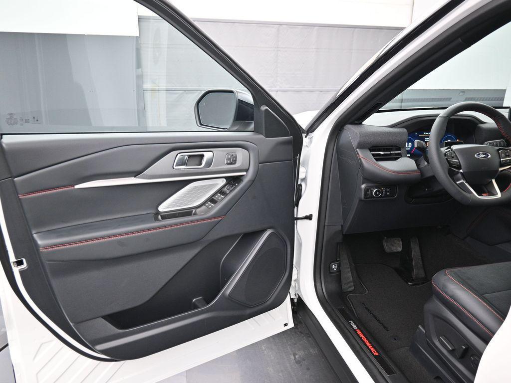 new 2025 Ford Explorer car, priced at $61,705