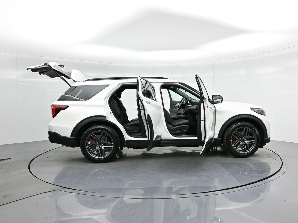 new 2025 Ford Explorer car, priced at $49,330