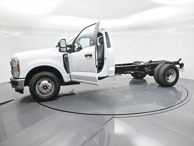 new 2025 Ford F-350 car, priced at $54,925