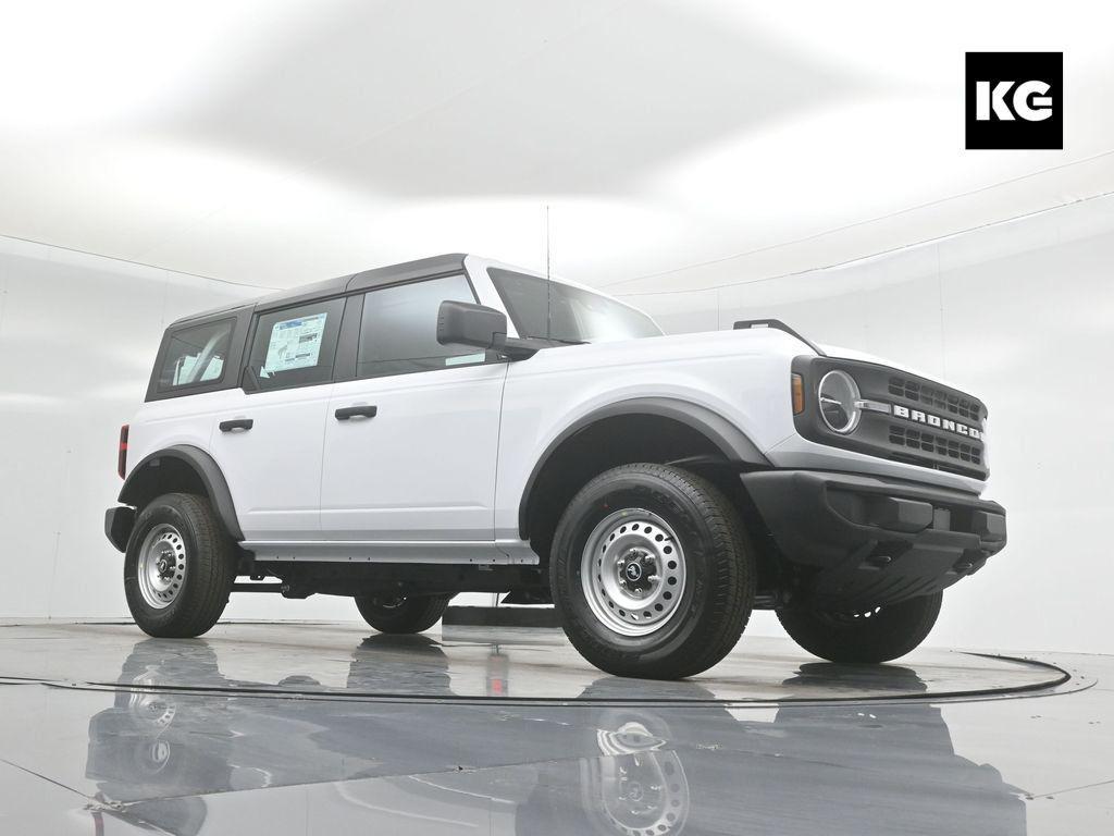 new 2025 Ford Bronco car, priced at $43,580