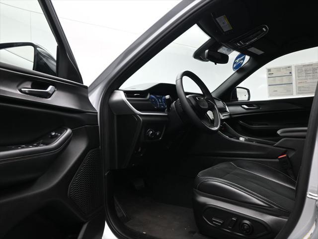 used 2024 Jeep Grand Cherokee car, priced at $33,000