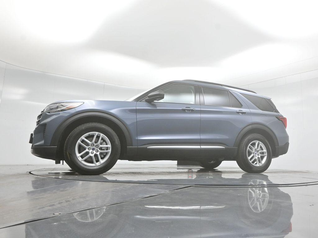 new 2025 Ford Explorer car, priced at $41,140