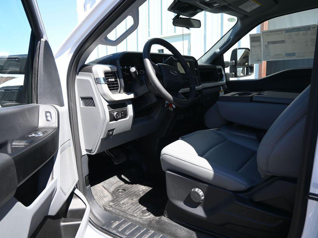 new 2025 Ford F-450 car, priced at $77,555