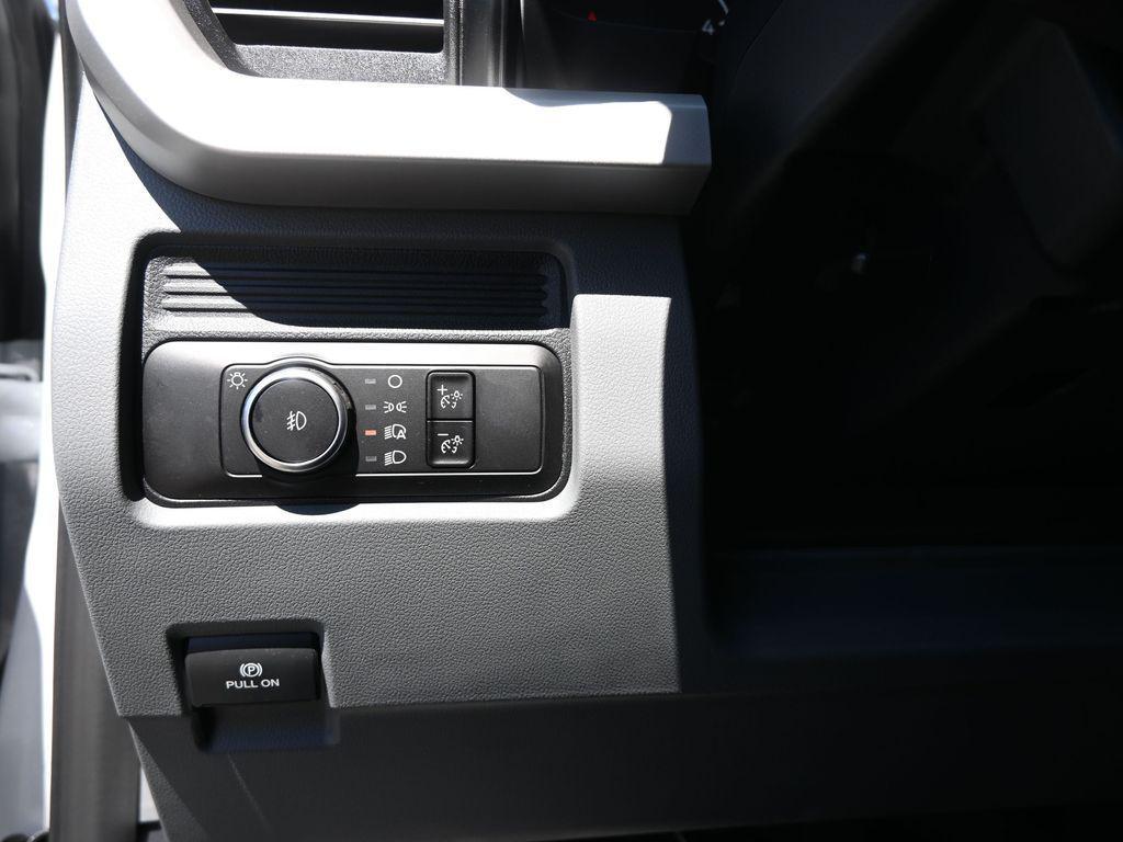 new 2025 Ford F-450 car, priced at $77,555