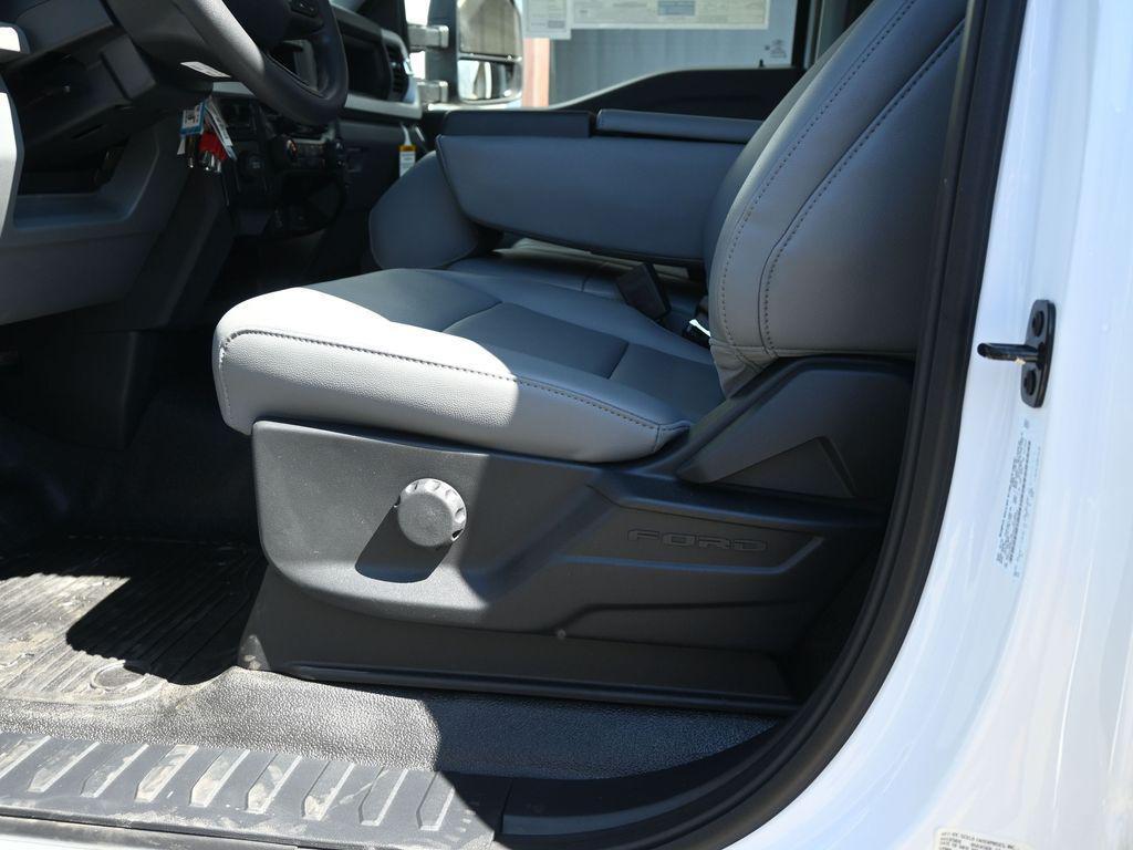 new 2025 Ford F-450 car, priced at $77,555