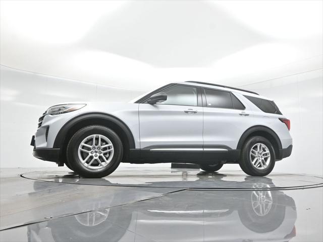 new 2025 Ford Explorer car, priced at $38,904