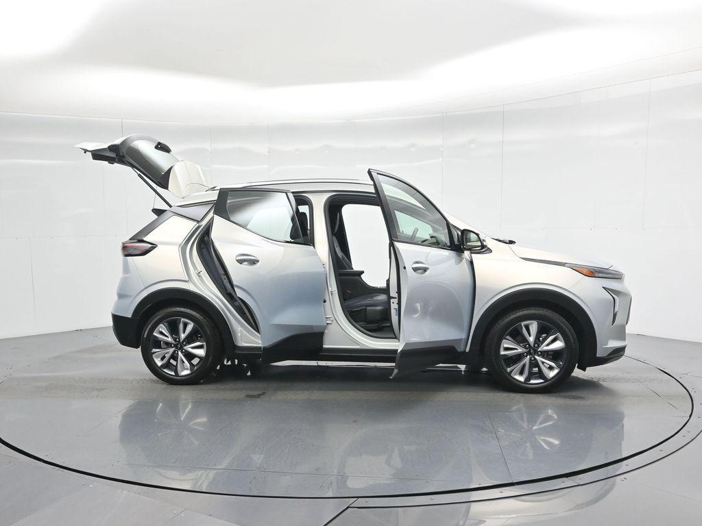 used 2022 Chevrolet Bolt EUV car, priced at $18,500