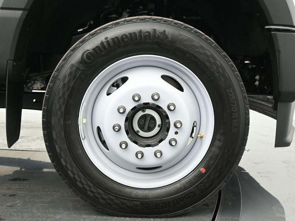 new 2024 Ford F-450 car, priced at $77,996
