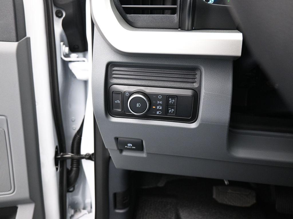 new 2025 Ford F-250 car, priced at $45,395